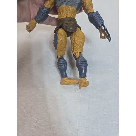 Hunter Series City Hunter Predator 7" Lanard Action Figure 2020 - Picture 5 of 8